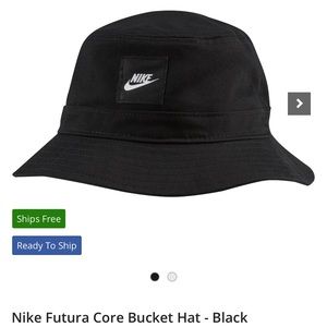 NWT - NIKE BUCKET HAT